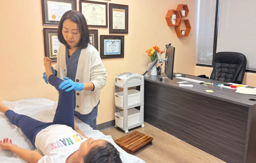 I Grow Clinic provide performing a pediatric growth evaluation for a child with early puberty, assessing bone age and height potential in a personalized clinical setting.